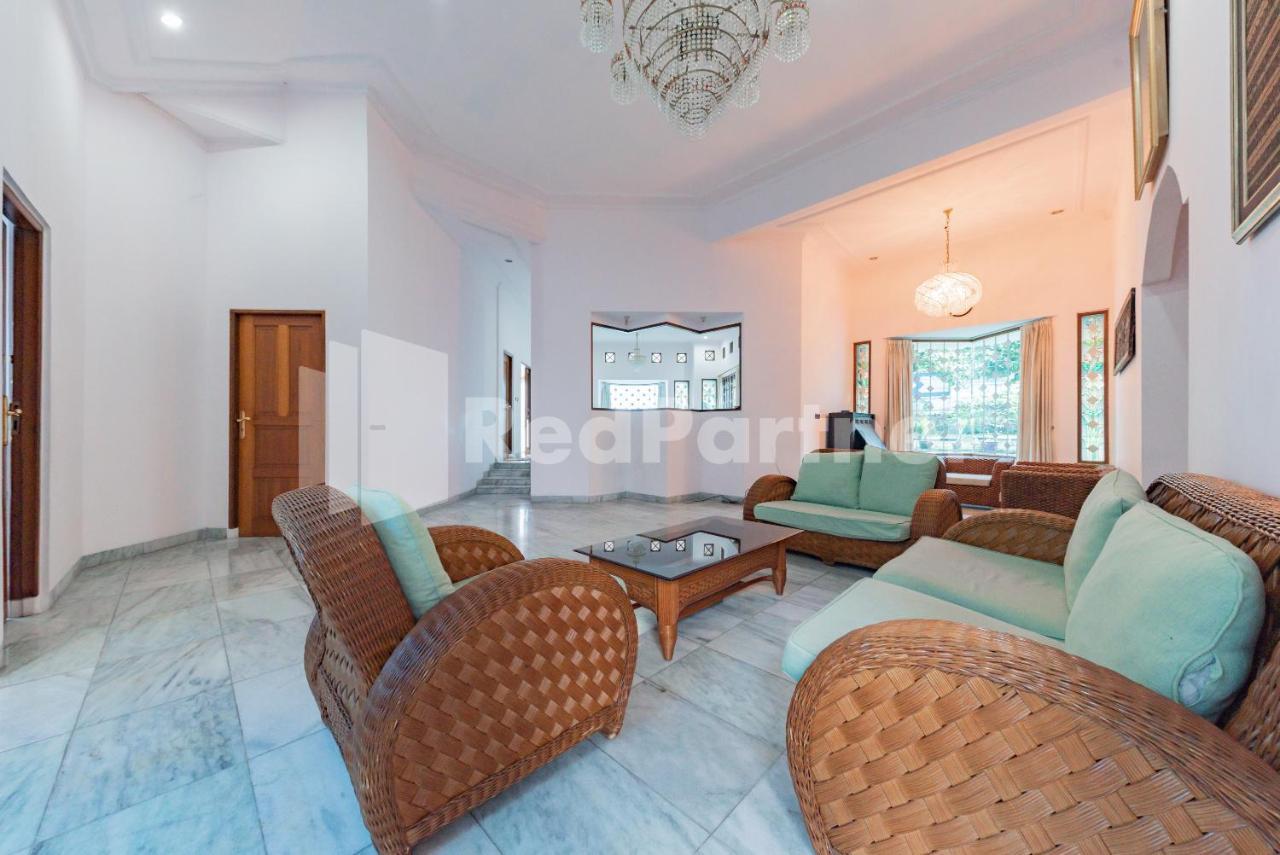 Biru Homestay Bandung Mitra Reddoorz Kültér fotó